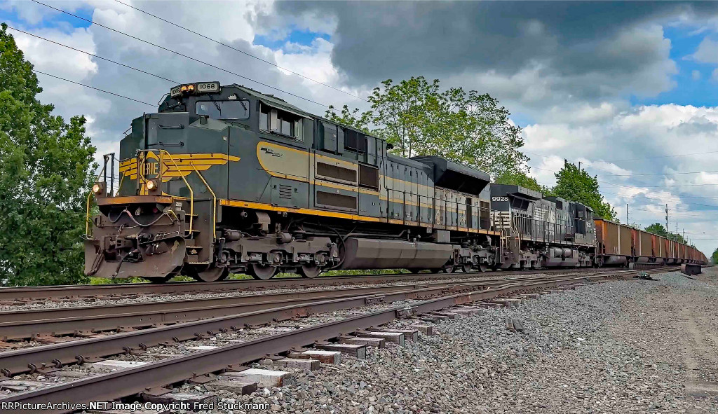 NS 1068 leads train 546.